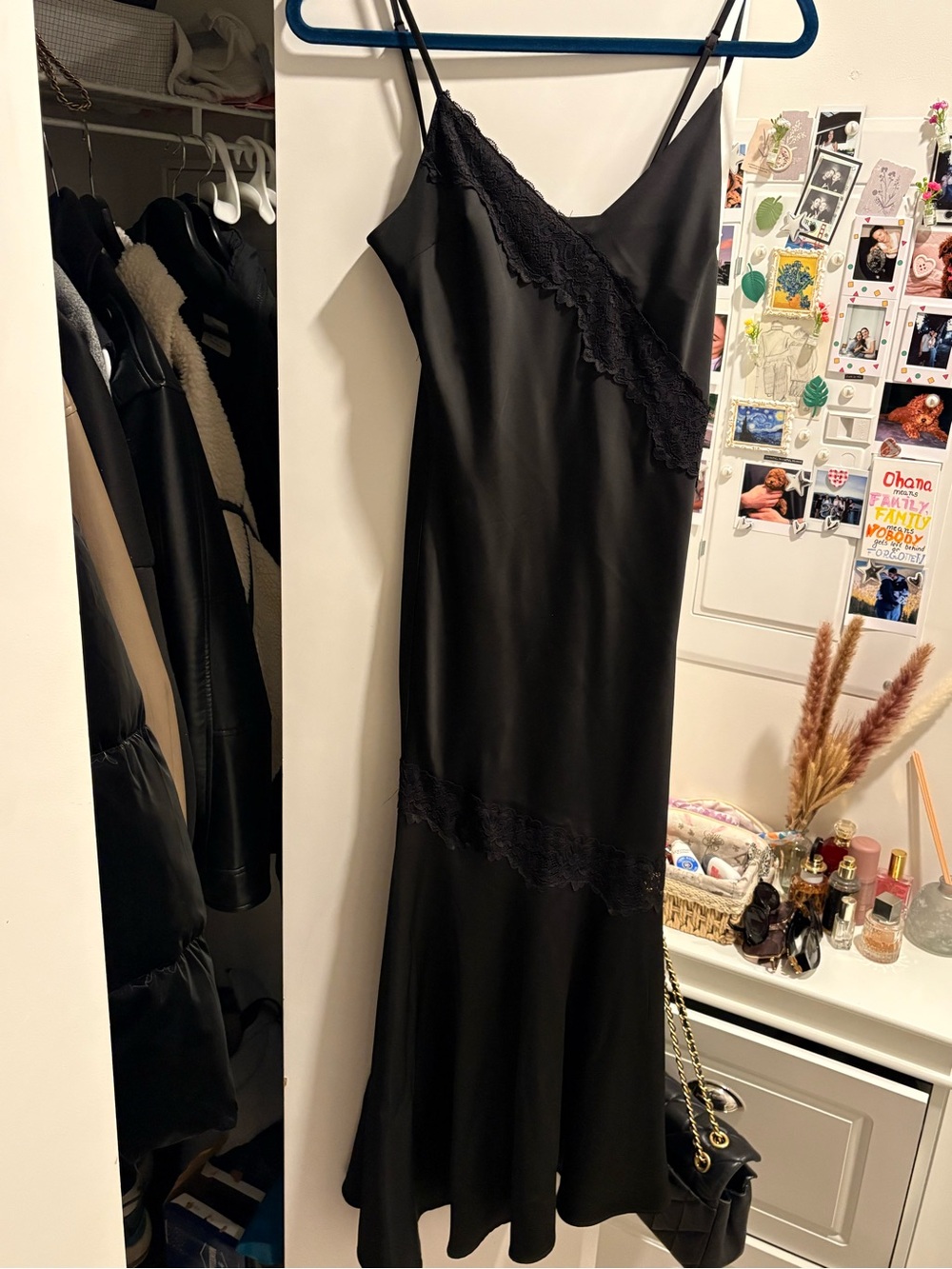 DYNAMITE Women's Black midi dress